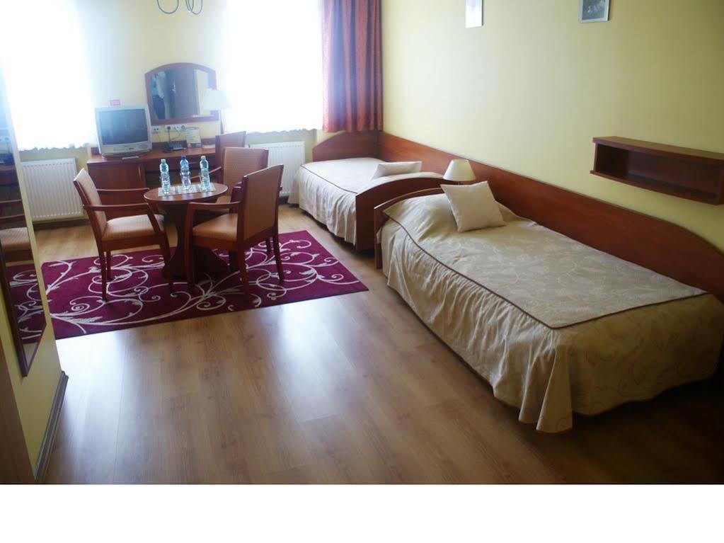Hotel Wald Varšava Exteriér fotografie