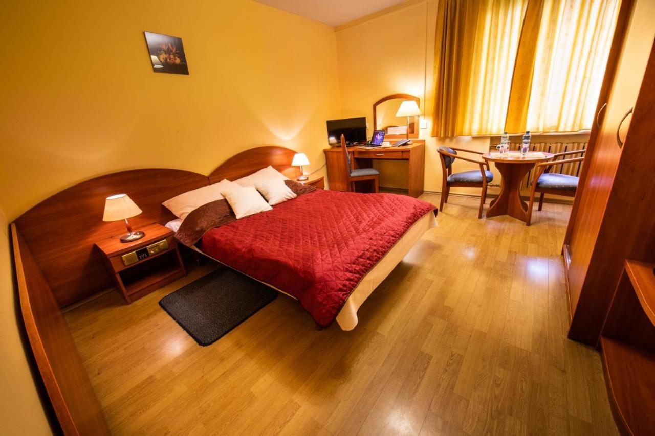 Hotel Wald Varšava Exteriér fotografie